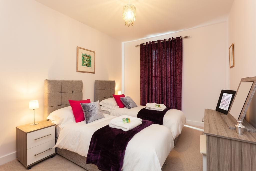 Self-Contained Town Centre One Bedroom Apartments By Helmswood Serviced Apartments 红山 外观 照片